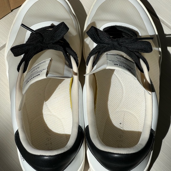 Article No. Translucent Sneakers - Picture 4 of 5